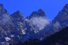 大いなる険しい山