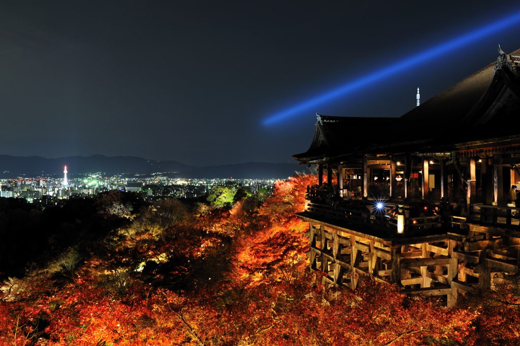 紅葉シーズン　清水寺