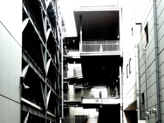 搬入口