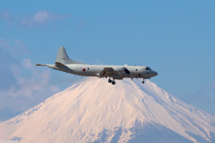 富士山とP-3C