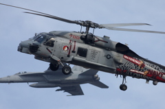戦闘機とヘリの重なり！