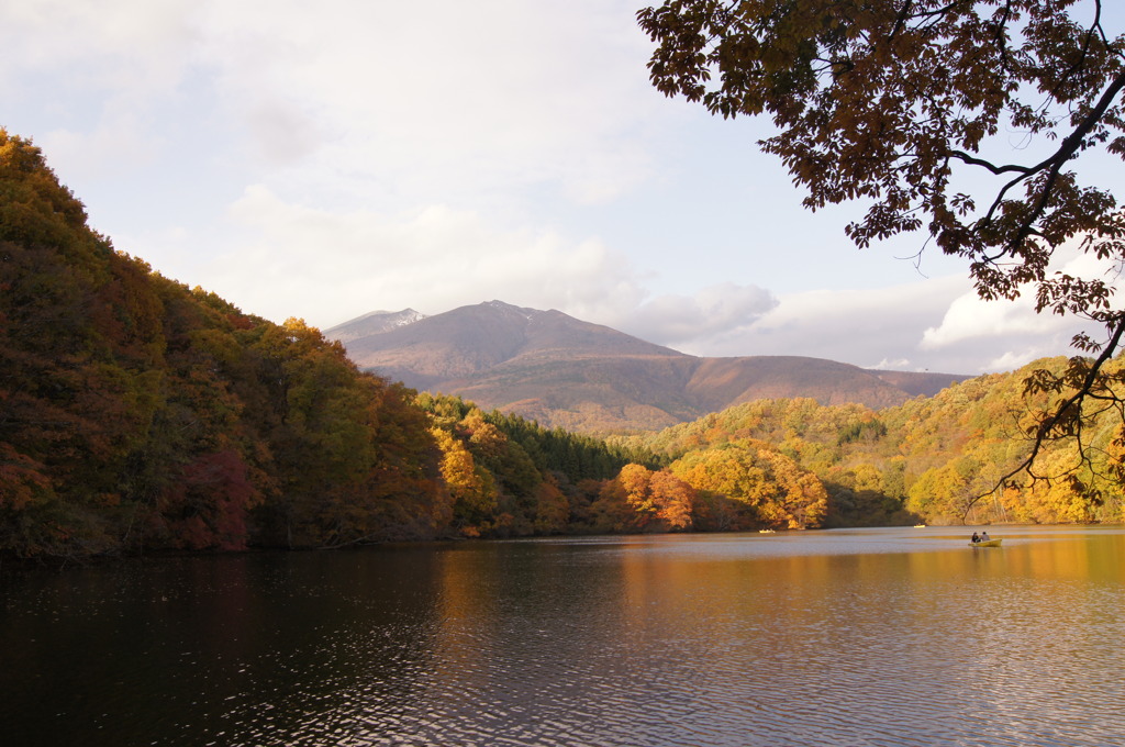 紅葉した長老湖