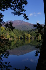 紅葉前の長老湖