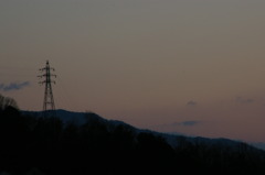 暁の空、鉄塔フェチ？