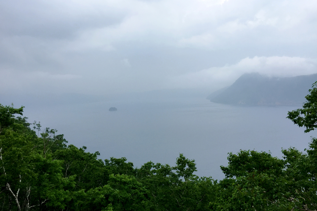 霧の摩周湖