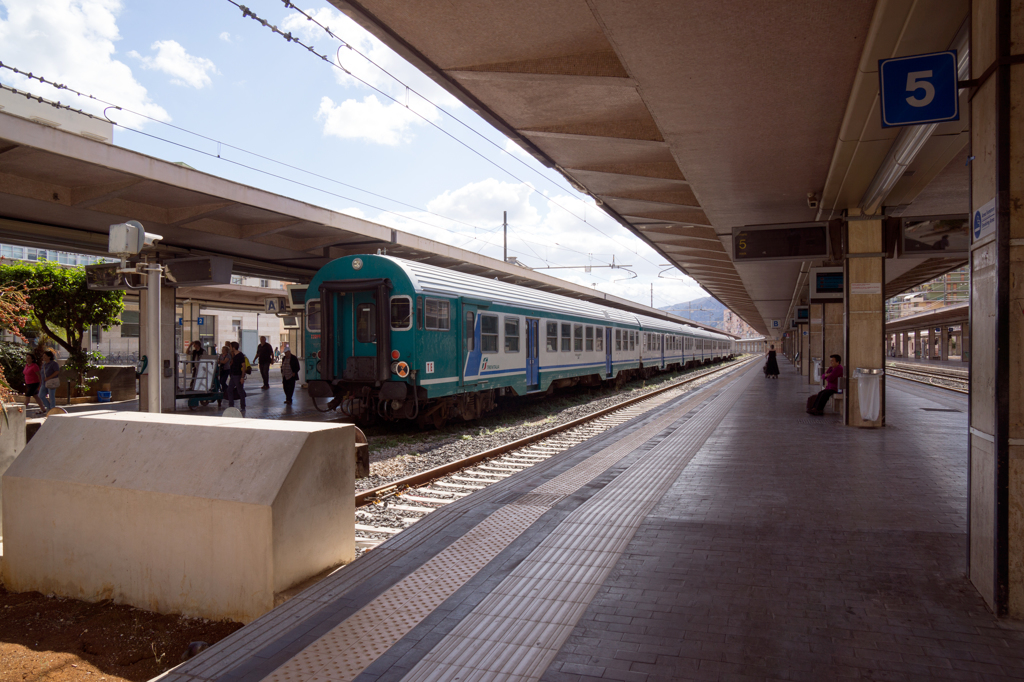 パレルモ駅構内Ⅰ