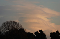 傘雲のある空