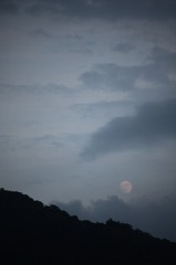 月