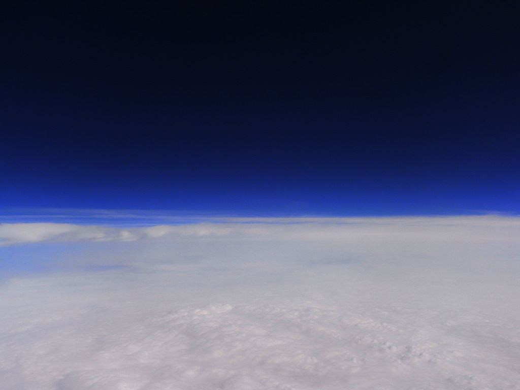 雲の上の空