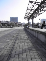続く線路