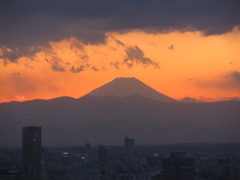 富士山と、　くもと、　光