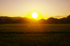 田園風景に日は暮れて