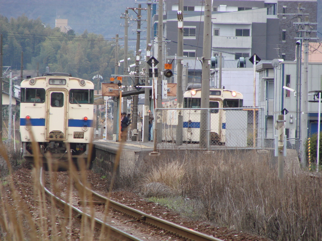 ローカル駅・列車行き違い