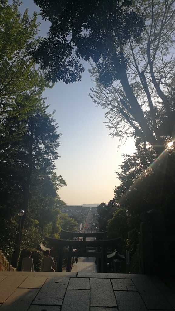 一望する空と海と