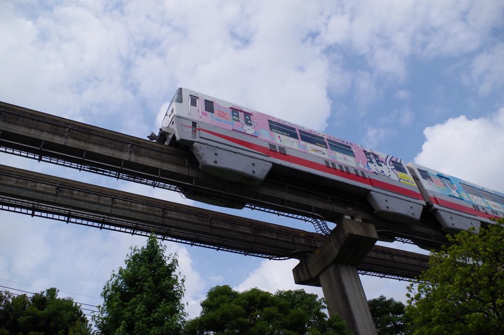 夏空を行く