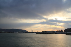 朝の高松港