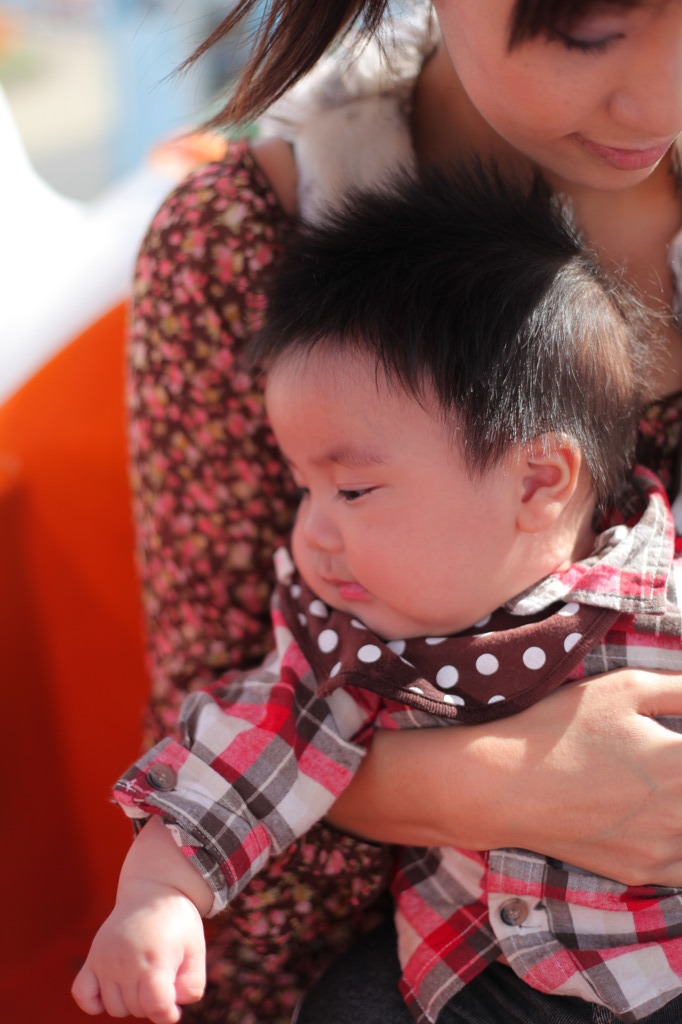 ママの腕の中で