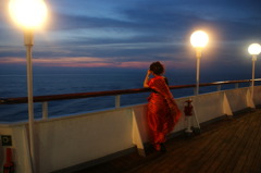 民族衣装の女性