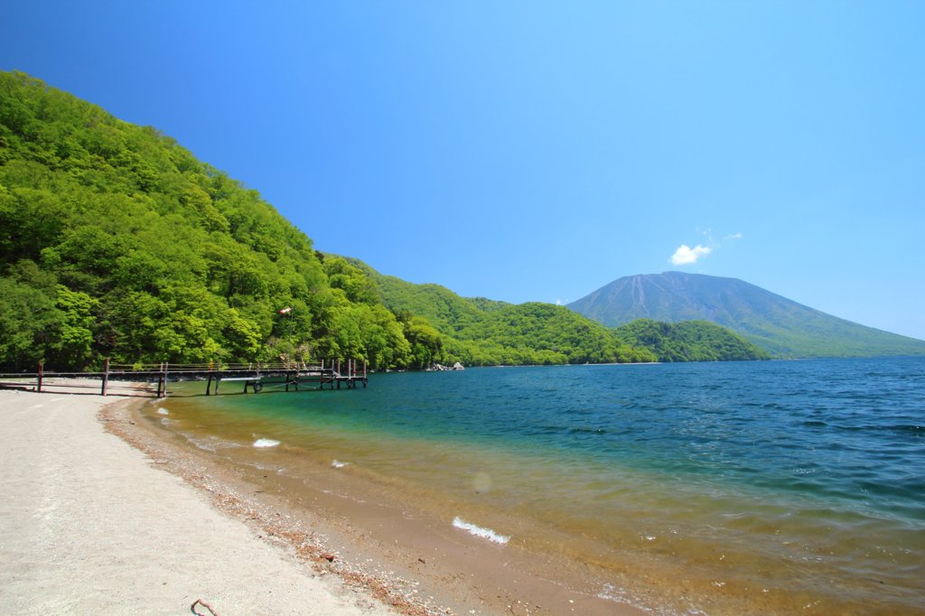 千手ケ浜側の中禅寺湖