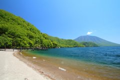 千手ケ浜側の中禅寺湖