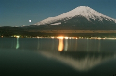 月明かりの富士山 ２００９．１２