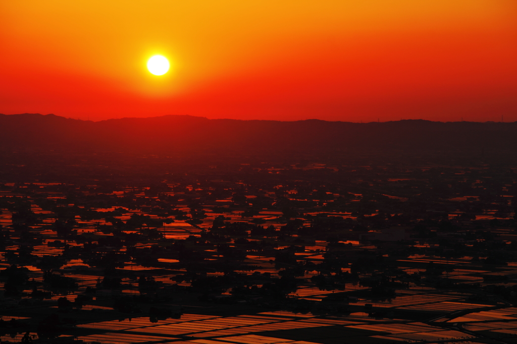 富山　散居村の夕景
