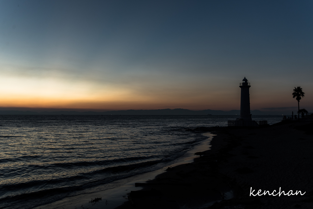 野間灯台の夕景