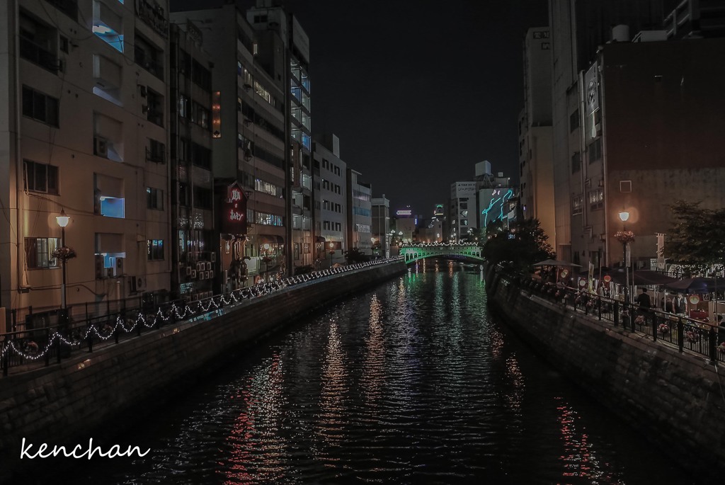 堀川の夜