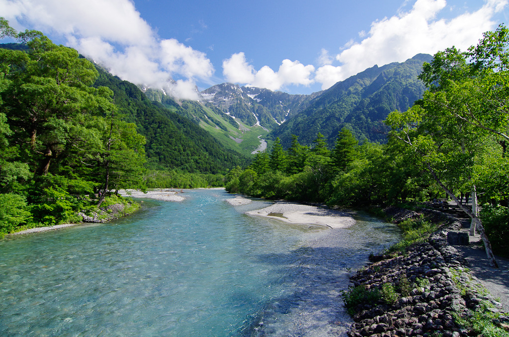 夏へ向かう上高地