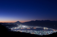 諏訪の夜景と富士山