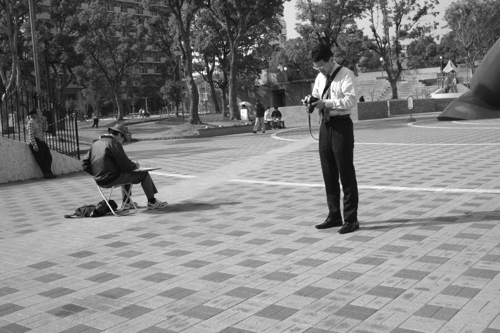 描く者と記録する者