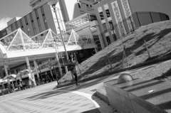 通り過ぎる　女性