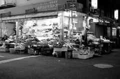 商店街の八百屋さん