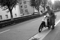 スーパーカブと夕日