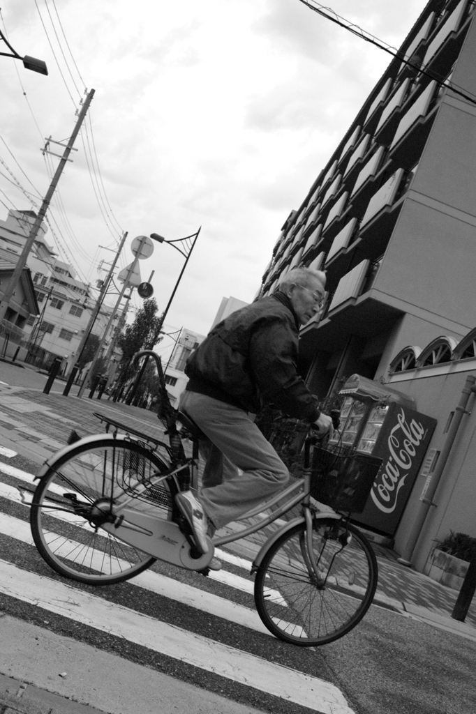 自転車と傘の正しい位置関係