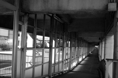 誰も居ない通路