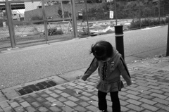 「あ！うんこ踏んじゃった。」