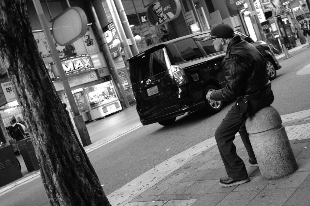 何かに夢中　三ノ宮