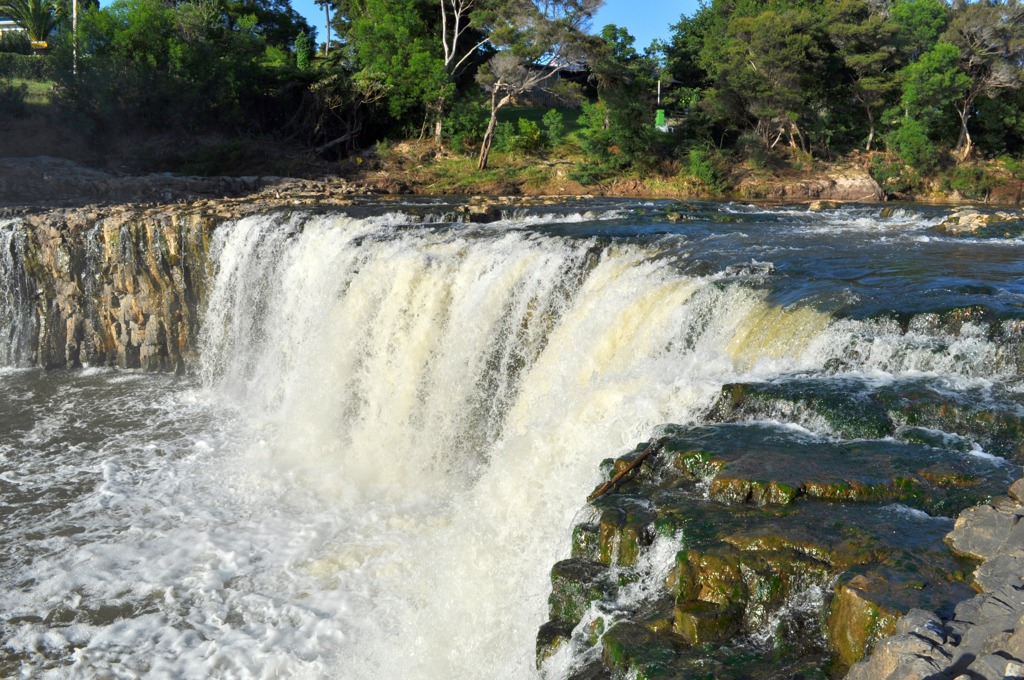 Haruru Falls