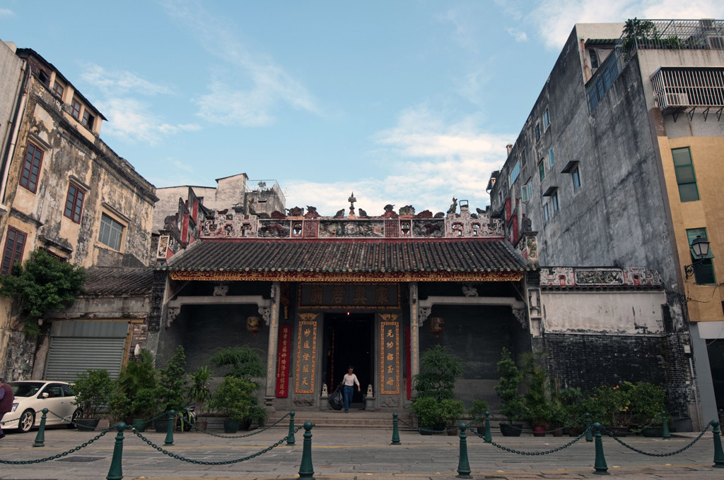 昼下がりの寺院