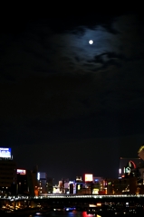 月あかり。街あかり。