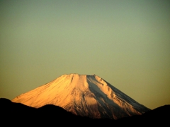 東京から見る富士の朝焼け