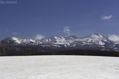 残雪と八甲田連峰