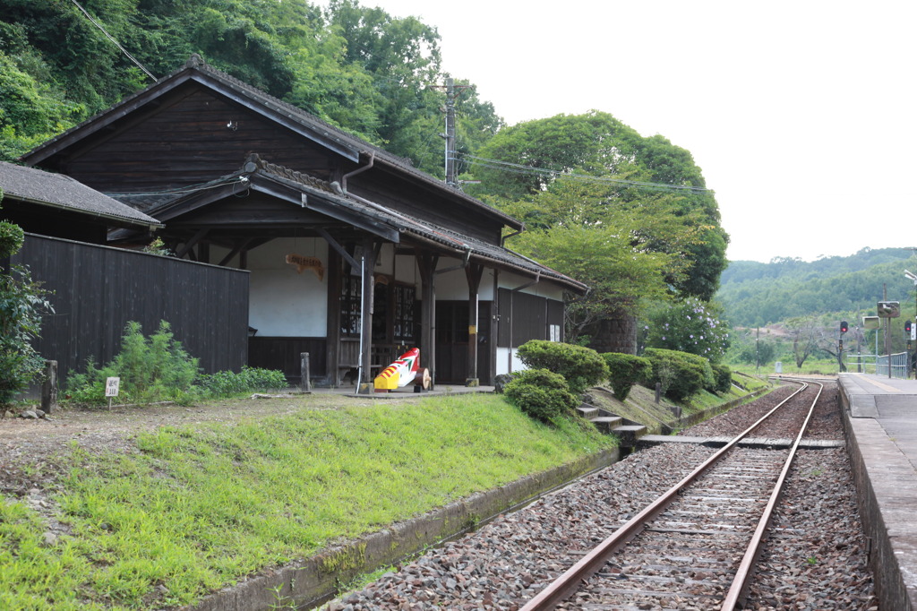 緑中の駅舎