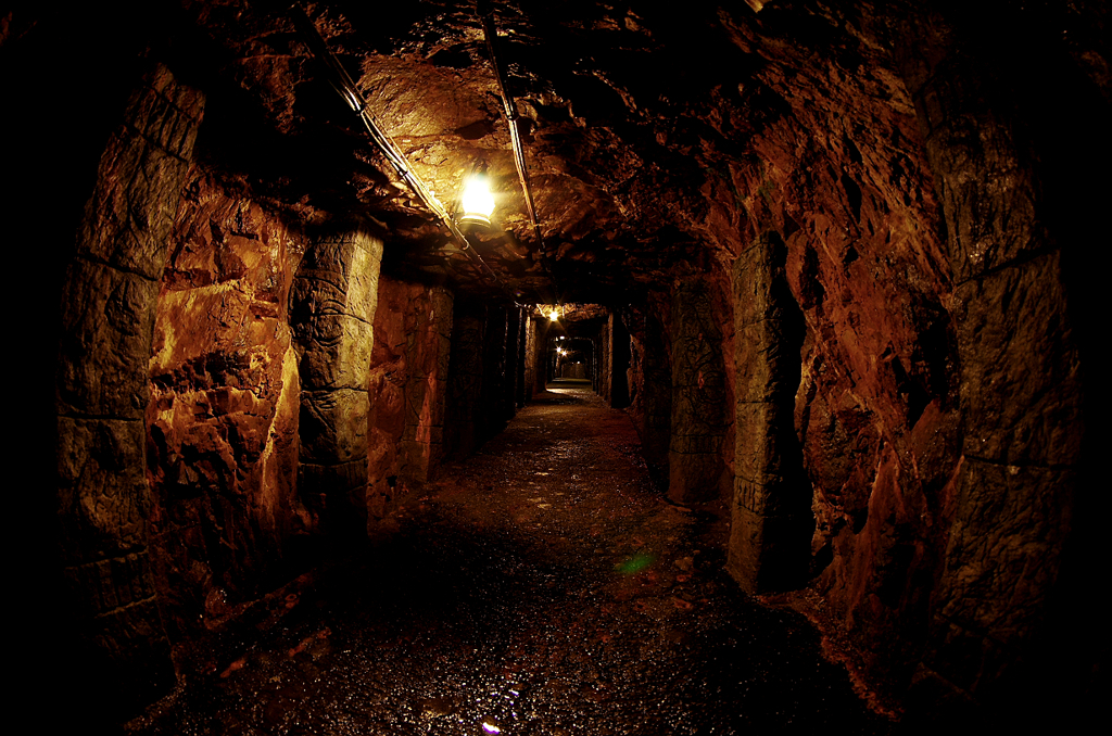 『WELCOME TO THE UNDERGROUND KINGDOM』