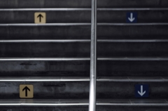 『↑ ↓』