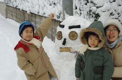 愛する家族と雪入道