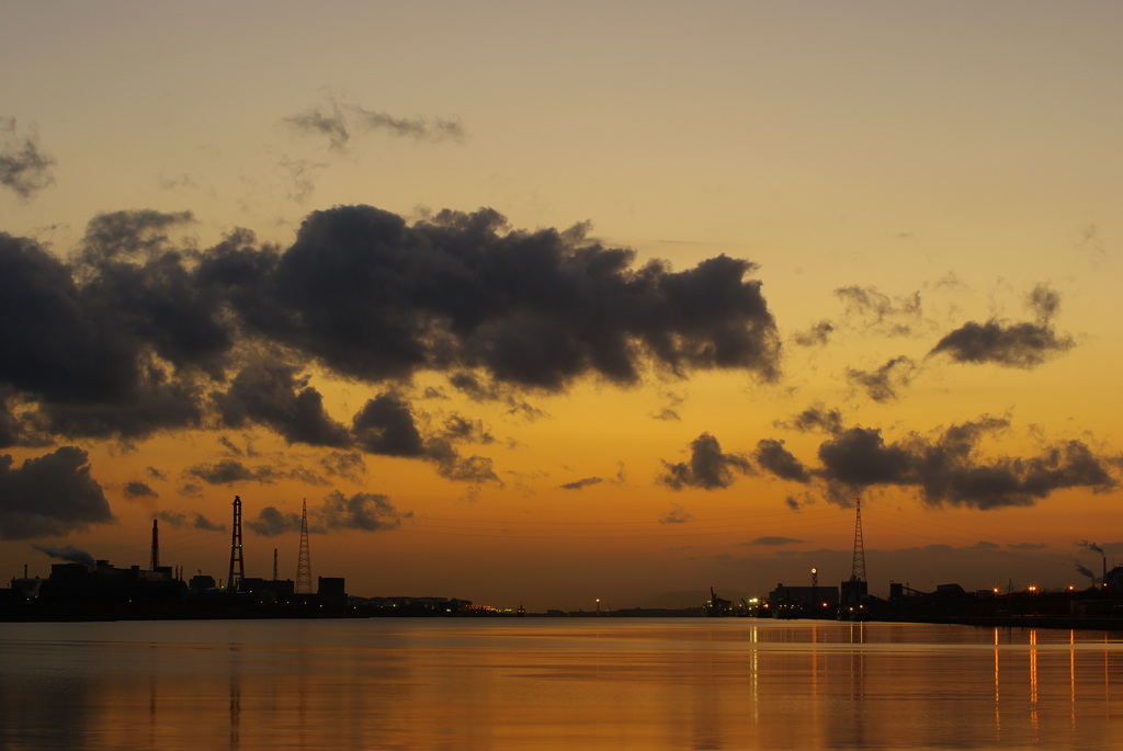 夕景、水面