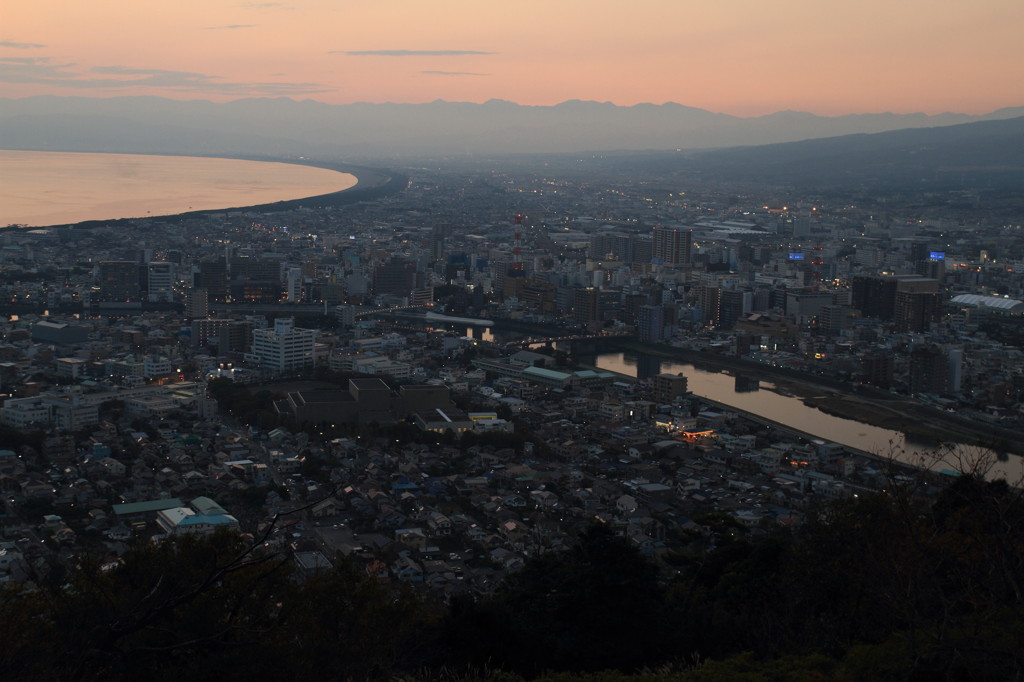 静けさを保つ街