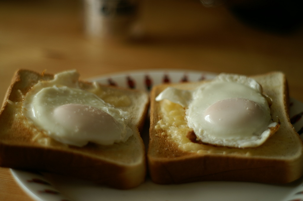 egg on bread